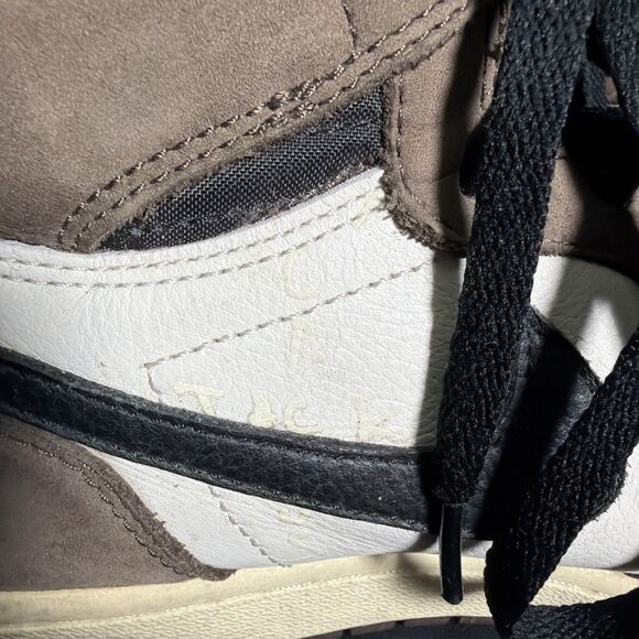 Jordan Air Jordan 1 Retro High OG Travis Scott Mocha & Air Jordan 11 Retro Snea… main image 13